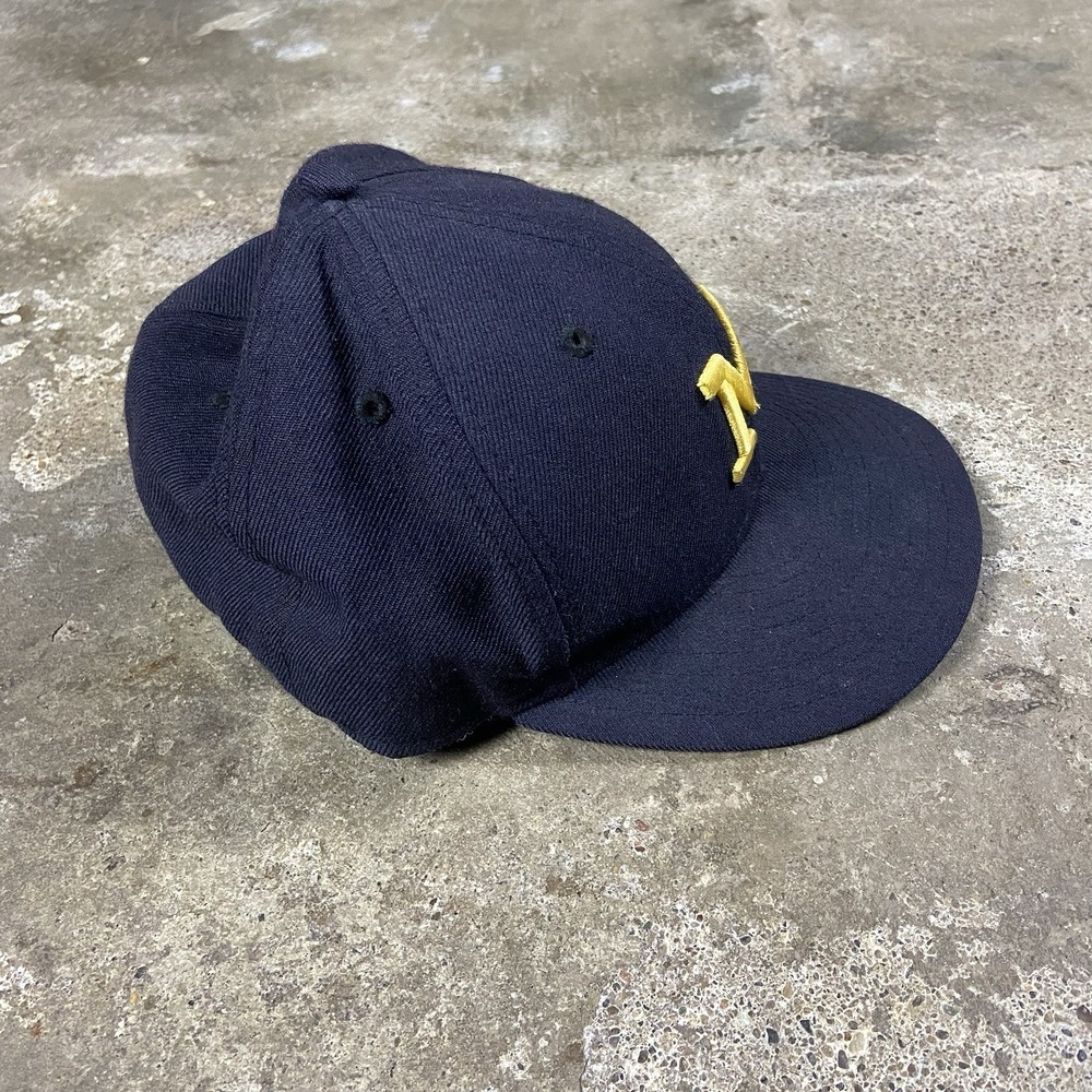 Vintage University of Michigan Wolverines Cap Size 7 3/8 Navy Fitted Hat NCAA - Picture 3 of 5